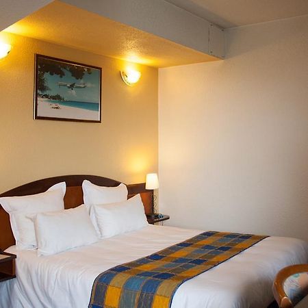 Hotel Air Plus Orly Room photo