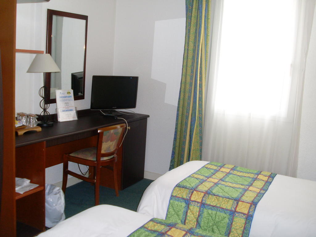 Hotel Air Plus Orly Room photo