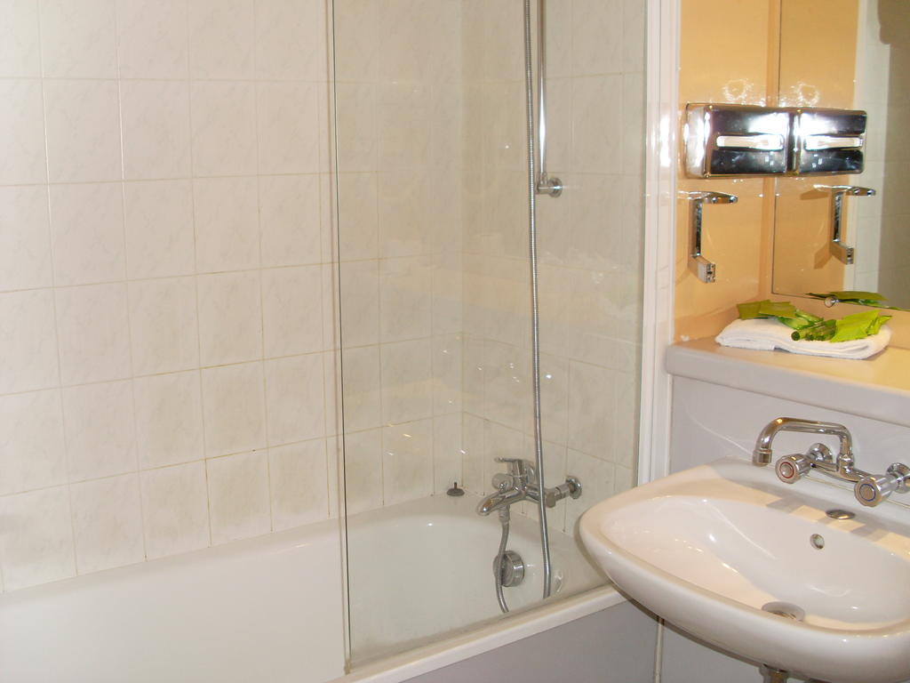 Hotel Air Plus Orly Room photo