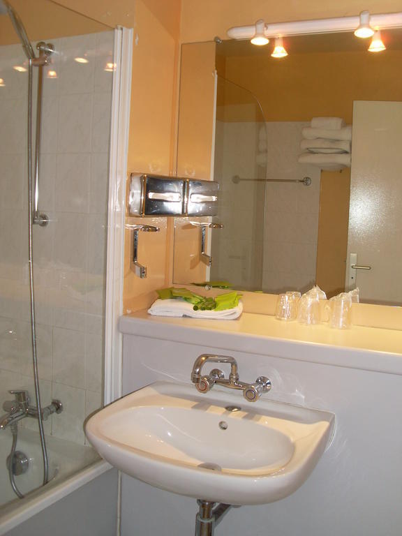 Hotel Air Plus Orly Room photo